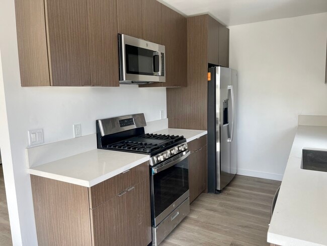 Photo - 1611 Brockton Ave Unit 9