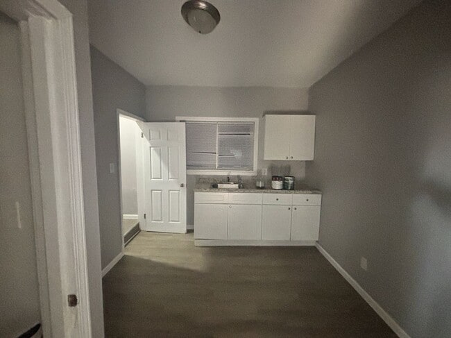 Photo - 15525 LaSalle St