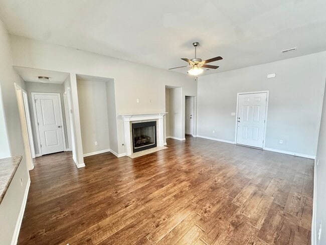 Photo - 4040 Sunset Lake Ln