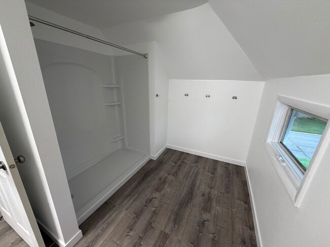 Photo - 122 N Division St Unidad 124