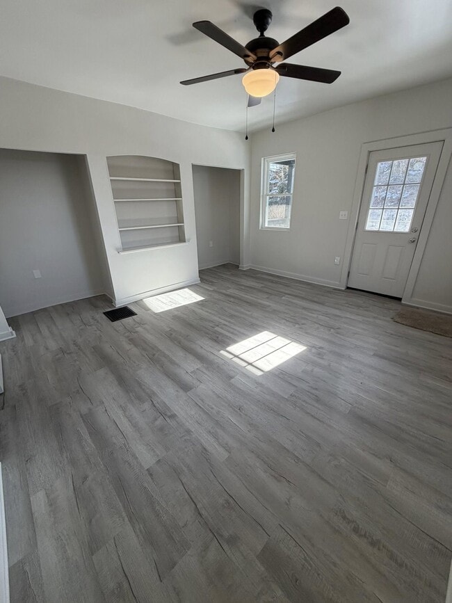 Photo - 1015 Eastman St