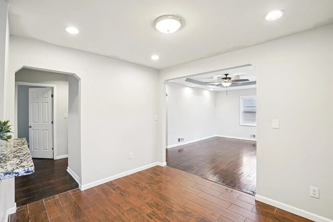 Photo - 209 Harper Rd SE