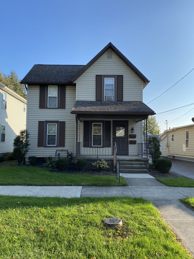 Photo - 511 Center St Unit A