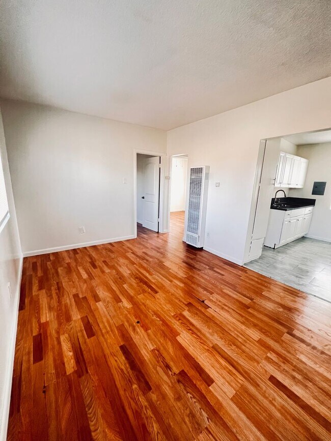 10626 S. Budlong Ave.