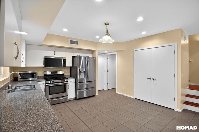 Photo - 841 E Park Modern Dr