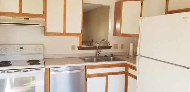 Photo - 2BR/1.1BA Townhouse in Newark!