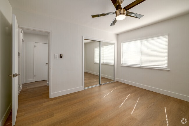 1BR, 1BA - 500SF - Bedroom