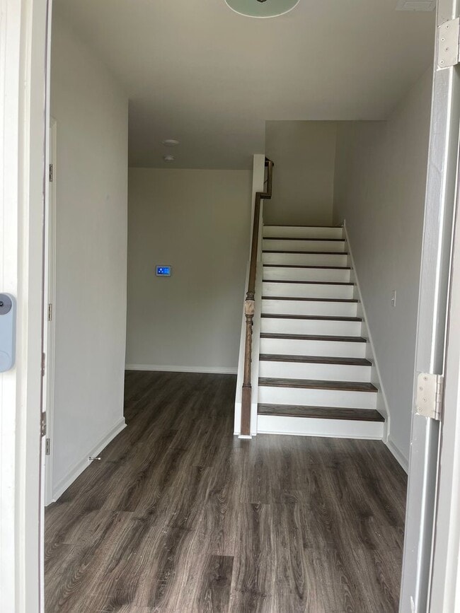 Photo - 2810 Aralynn Wy