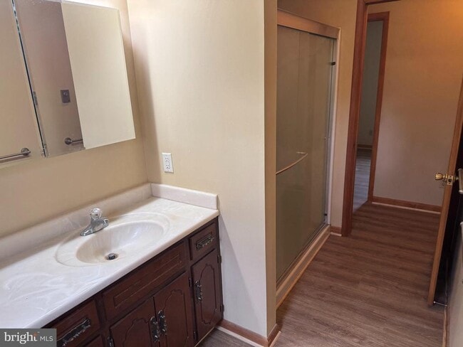 Photo - 60 Edgelea Dr