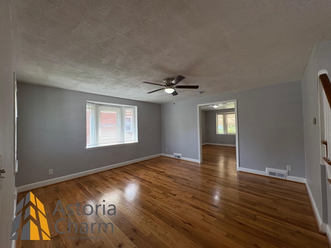 Building Photo - Warm & Welcoming 3 Bed, 2 Bath Home with C...