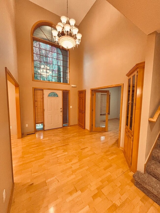 Photo - Huge 5 bed home located in Maple Grove!