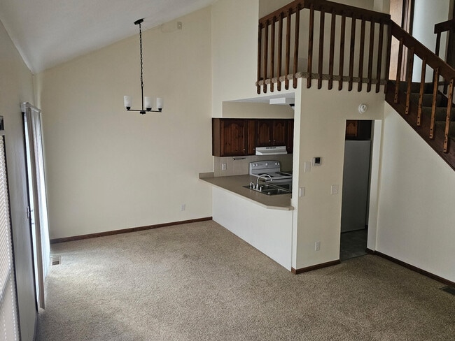 Photo - 763 Karlson Dr