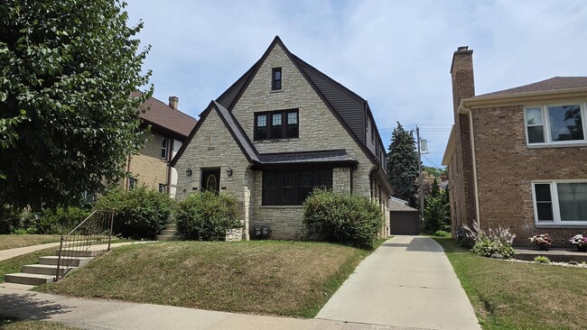 Building Photo - 4126 N Newhall St
