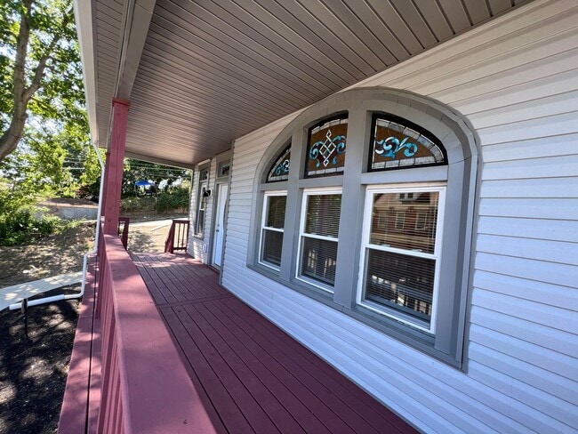 Photo - 2205 Spring St