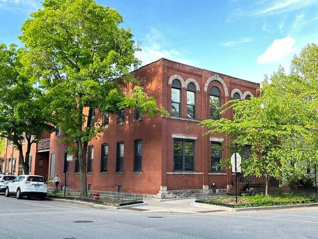 Photo - 1848 W Henderson St Apartments Unit 1