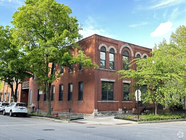 Building Photo - 1848 W Henderson St Unit 1 Rental