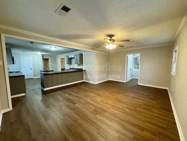 Photo - 408 Thorne St