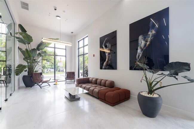 Photo - 18300 SW 98th Ave Unit 102