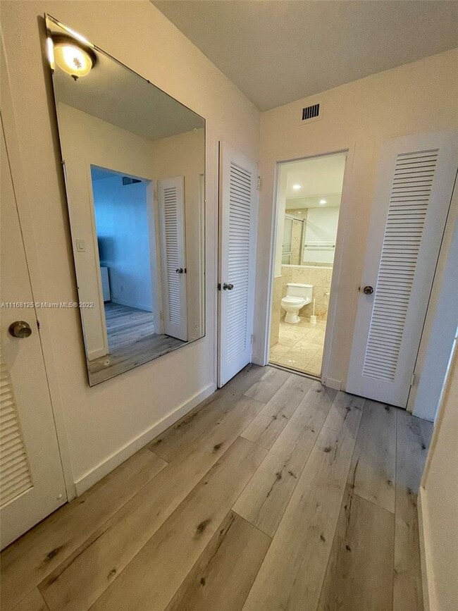 Photo - 5161 Collins Ave Unit 914