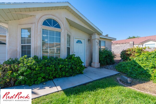 Photo - Easy Living! 3 Bedroom Home with Gorgeous Backyard