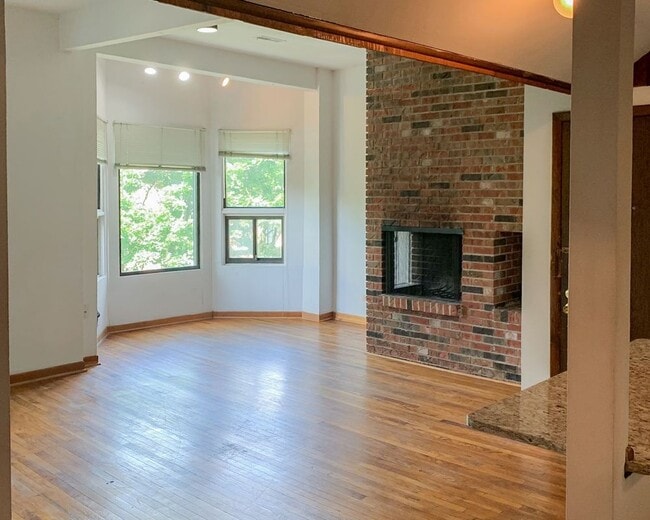 Photo - 877 W Lill Ave Unit D1