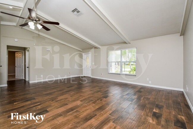 Photo - 406 SE 10th Ave