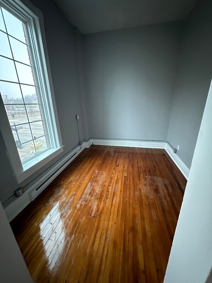 Photo - 1 E Main St Unit 4