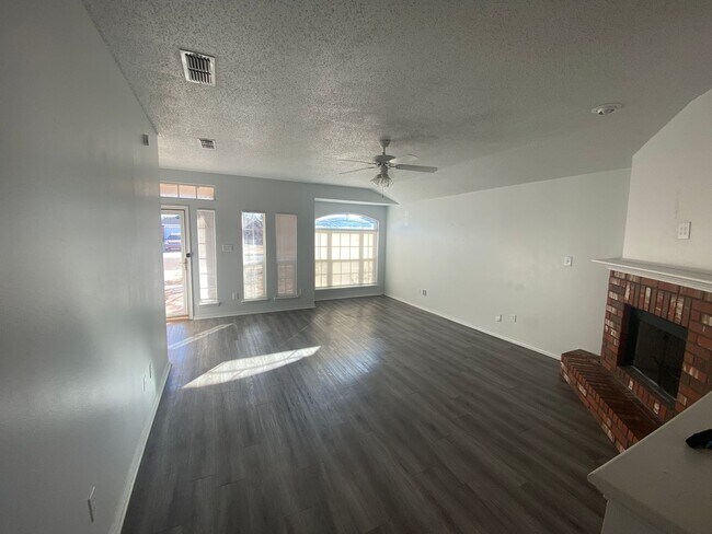 Photo - 6708 86th St