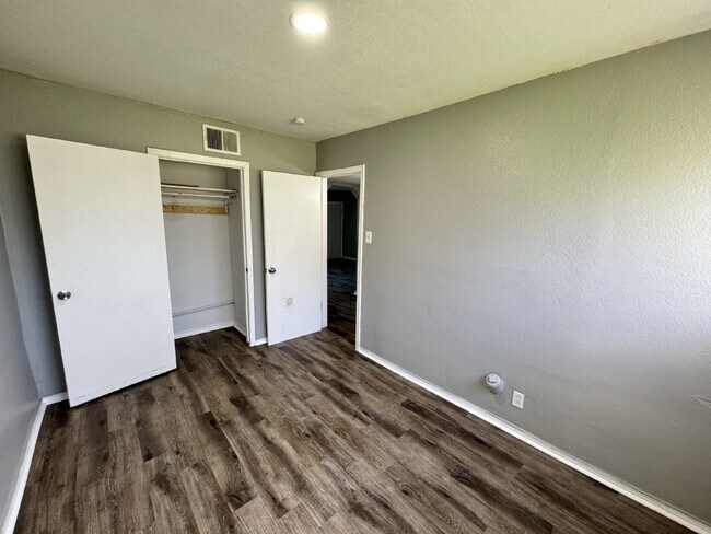 2 Bedroom and 1 bathroom ready to move in