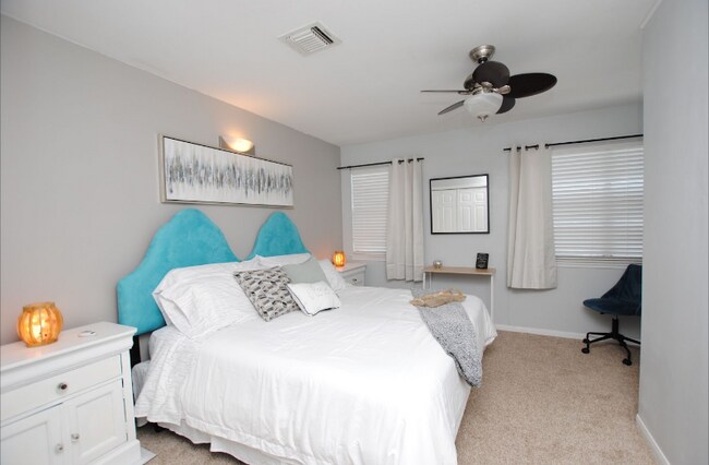 Photo - 719 Park Knoll Ln