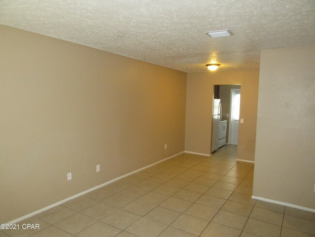 Photo - 1104 W 19th Ct Unidad D
