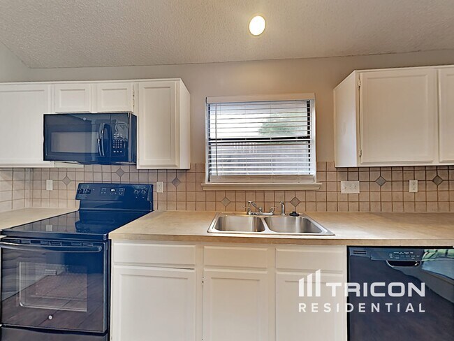 Photo - 404 Lemon Dr