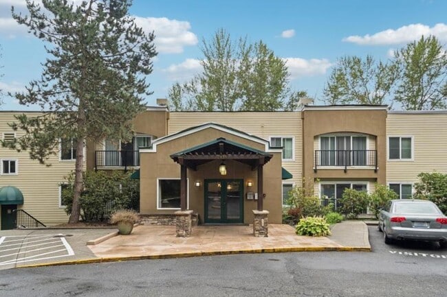 Building Photo - 2 bedroom in Kirkland WA 98034 Unit 114 Rental