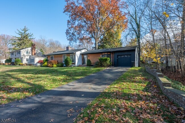 Photo - 7 Oak Tree Ln