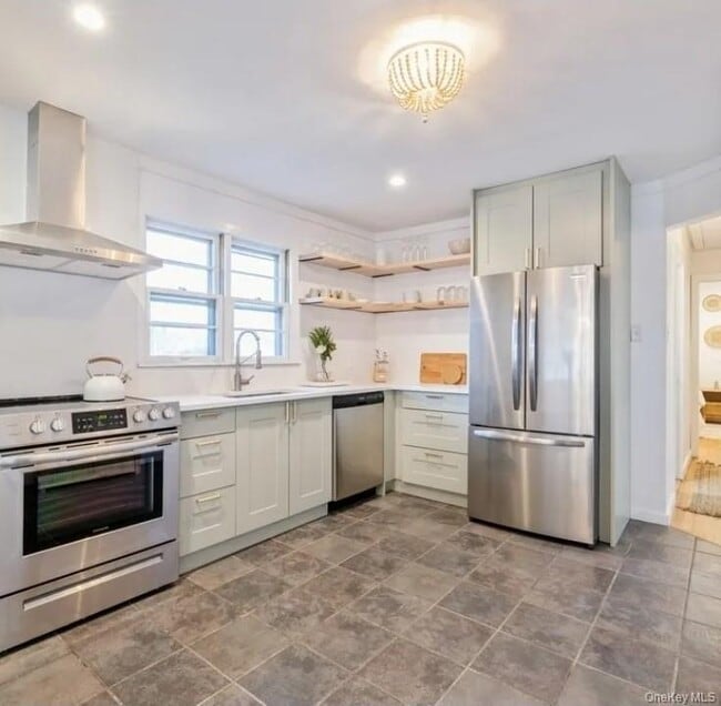 1 Dogwood St