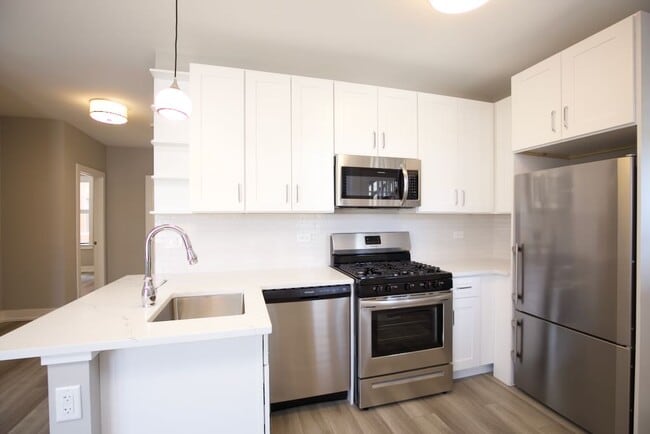 Photo - 3934 N Janssen Ave Unit W3