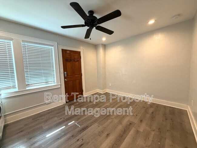 Photo - 14 21st St N