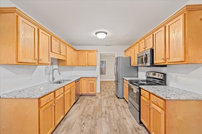 Photo - 120 Gatwick Ct