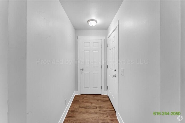 Building Photo - 2142 Palace Ave SW Unit 2 Rental