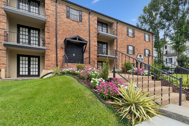 River Oaks Apartments - River Oaks Apartments