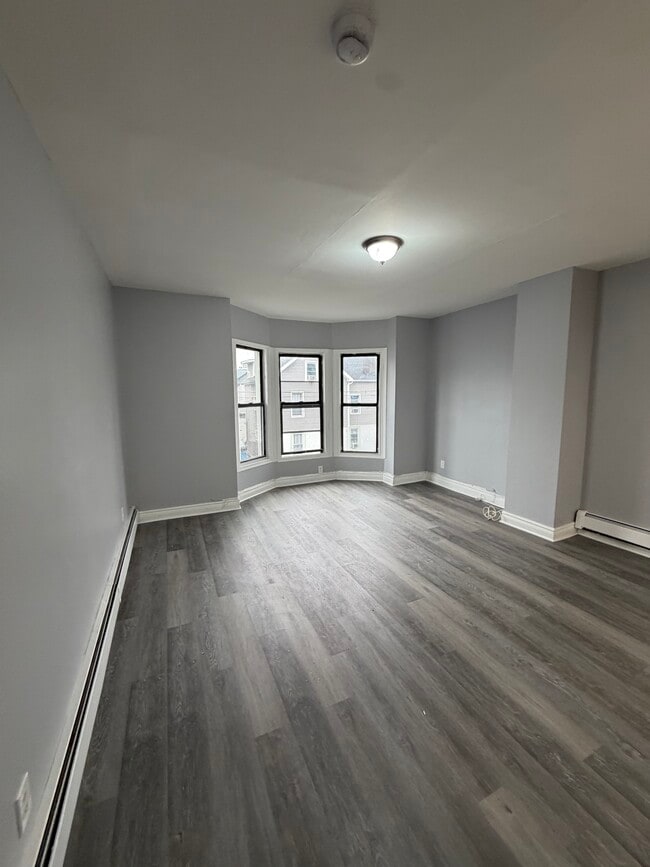 Photo - 25 Oak St