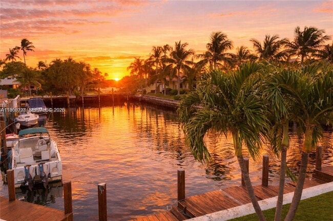 Building Photo - 301 E McNab Rd Unit 205