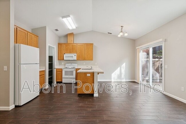 Photo - 620 Pearl Pl
