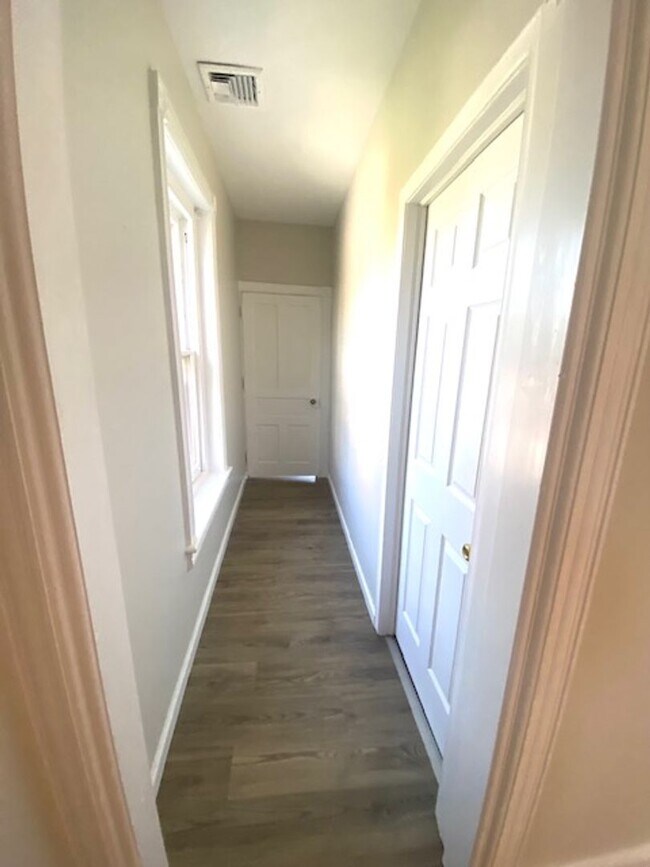 Photo - Chelsea Avenue Court Unidad 1340 Cheslea Ave, Apt #1