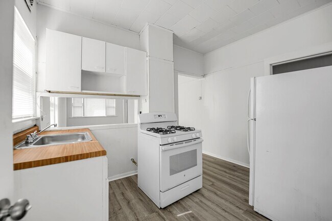 120 E Kensington Ave Unit 2-F