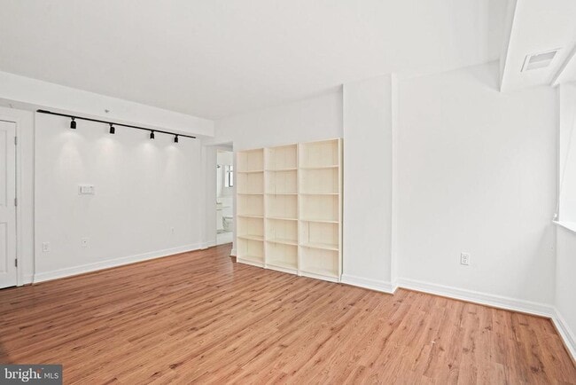 Building Photo - 1225 13th St NW Unit 306