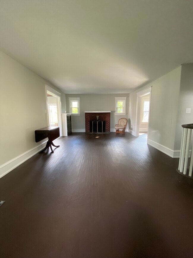 Photo - 208 Gateway Blvd