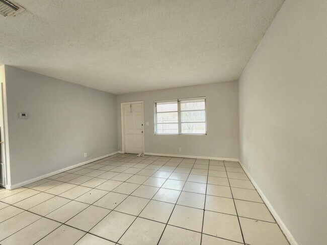 Photo - 215 SW 1st Ct Unit 1-2