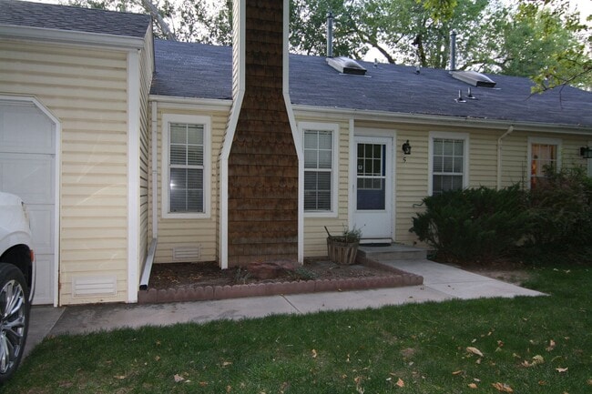 Building Photo - 5 Cognac Ct Rental