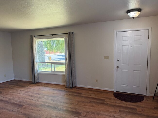 Photo - 1280 L St